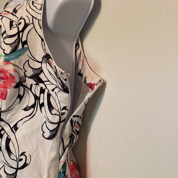 WHBM White Floral Tank Blouse - Picture 4 of 8